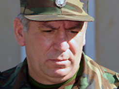 Министр обороны поздравил военнослужащих с Днем Победы и Независимости 